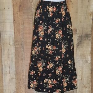 So Nikki Floral Skirt